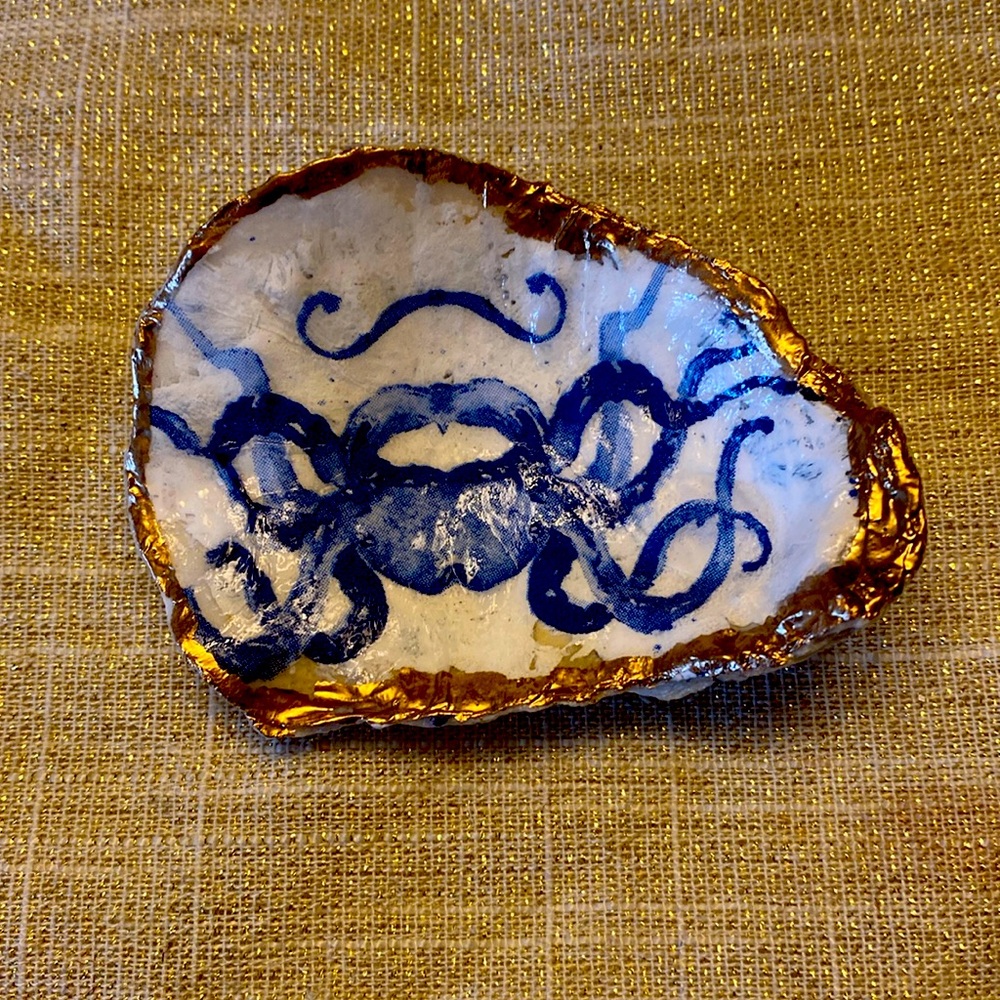 Oyster Ring Dish trinket dish. Handmade with crab image. Rings earings Hamptons